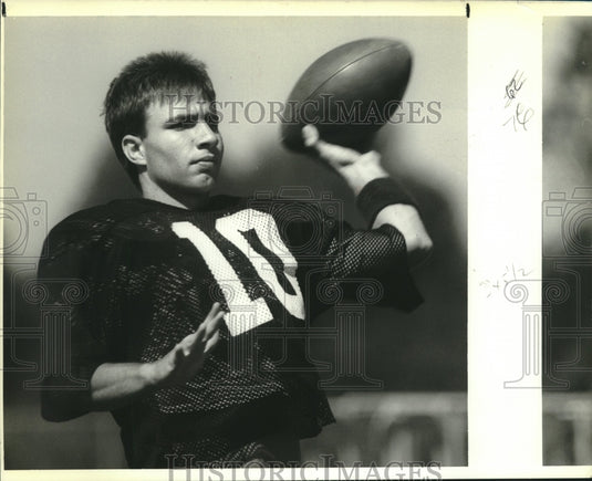 1989 Press Photo Football-Riverside Quarterback Thomas Hymel at practice - Historic Images