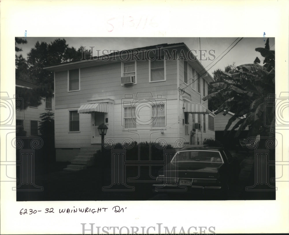 1989 Press Photo House on 6230-32 Wainwright Drive - Historic Images