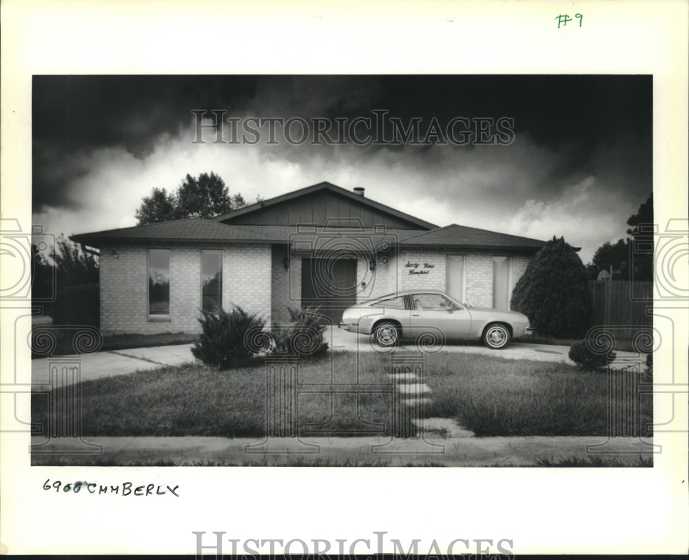 1989 Press Photo House on 6900 Kimberly - Historic Images