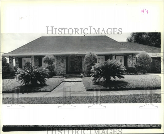 1989 Press Photo House on
