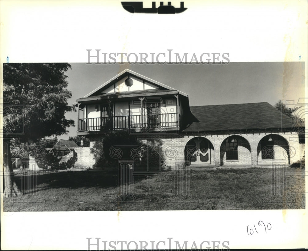 1989 Press Photo House on #49 Chateau Haute Drive, in Kenner - nob36824 - Historic Images