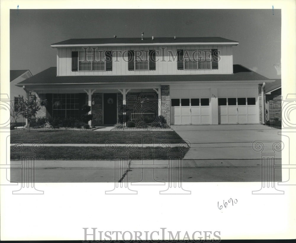 1989 Press Photo Exterior of the sold property located at 732 Eton Court - Historic Images