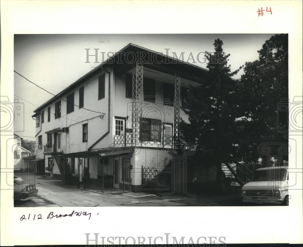 1989 Press Photo Property on 2112 Broadway - Historic Images