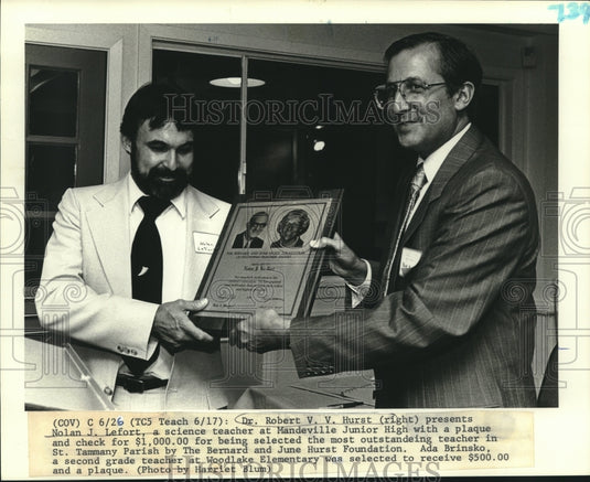 1988 Press Photo Dr. Robert Hurst Presents Teacher Award to Nolan J. Lefort - Historic Images
