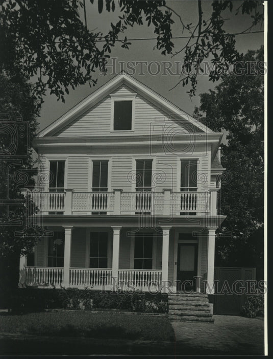 1982 Press Photo Home at 6047-49 Coliseum St. New Orleans to Stephen Terry Kraus - Historic Images