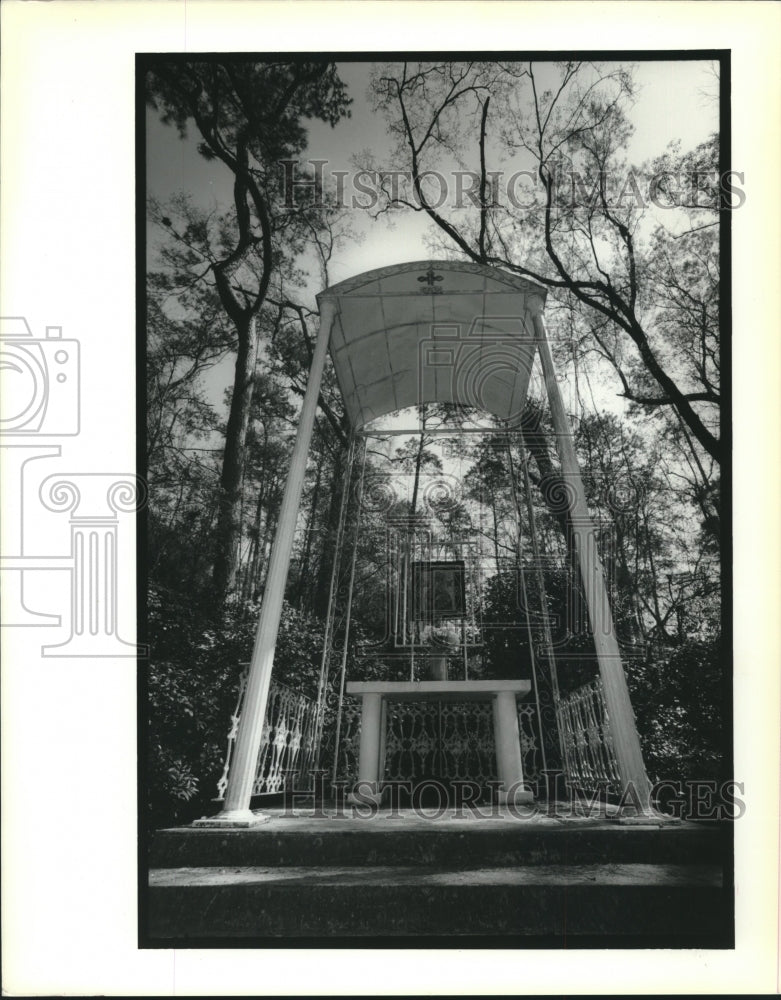 1993 Press Photo A Holy Redeemer site, formerly Governor Richard Leche&#39;s estate - Historic Images