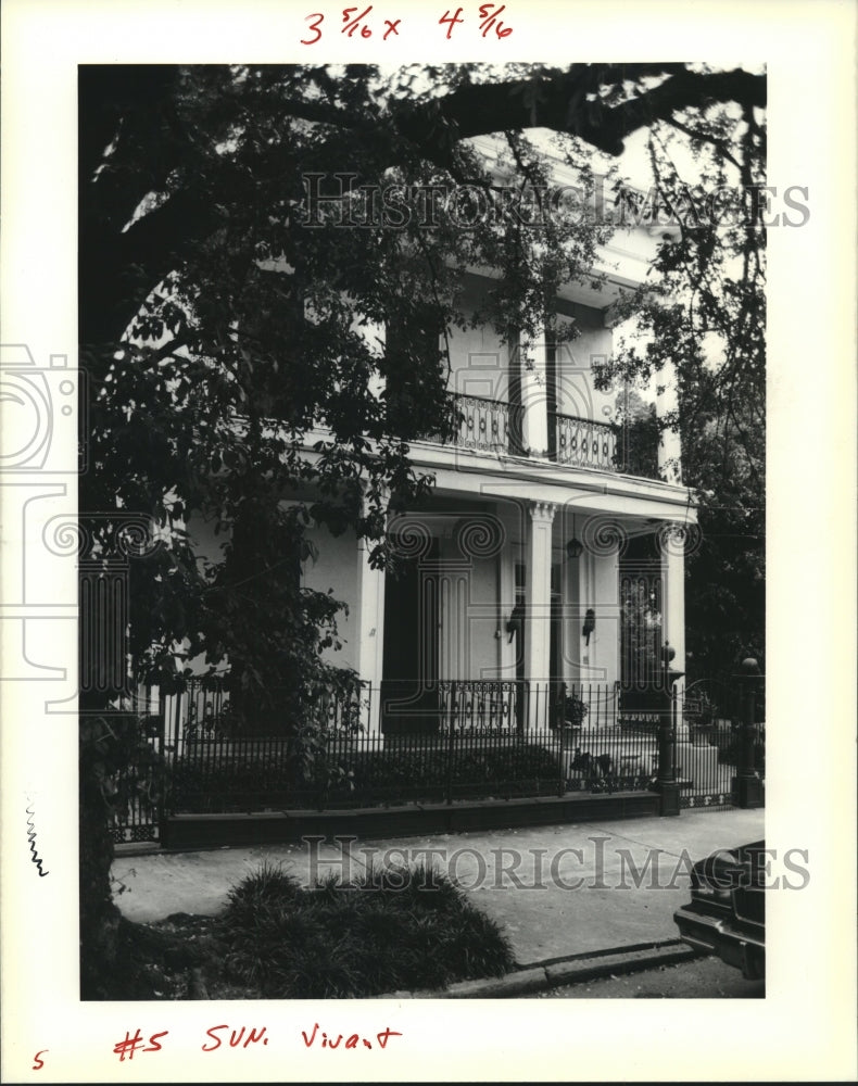 1989 Press Photo Housing - Exterior of Strachan house at 1717 Coliseum - Historic Images