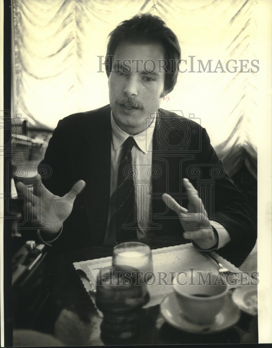 1983 Press Photo Harry Hurt, Author - nob37236 - Historic Images