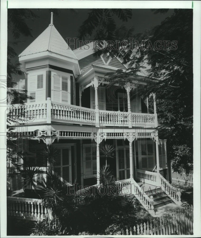 1990 Press Photo Housing - house at 313 William St. during garden and house tour - Historic Images