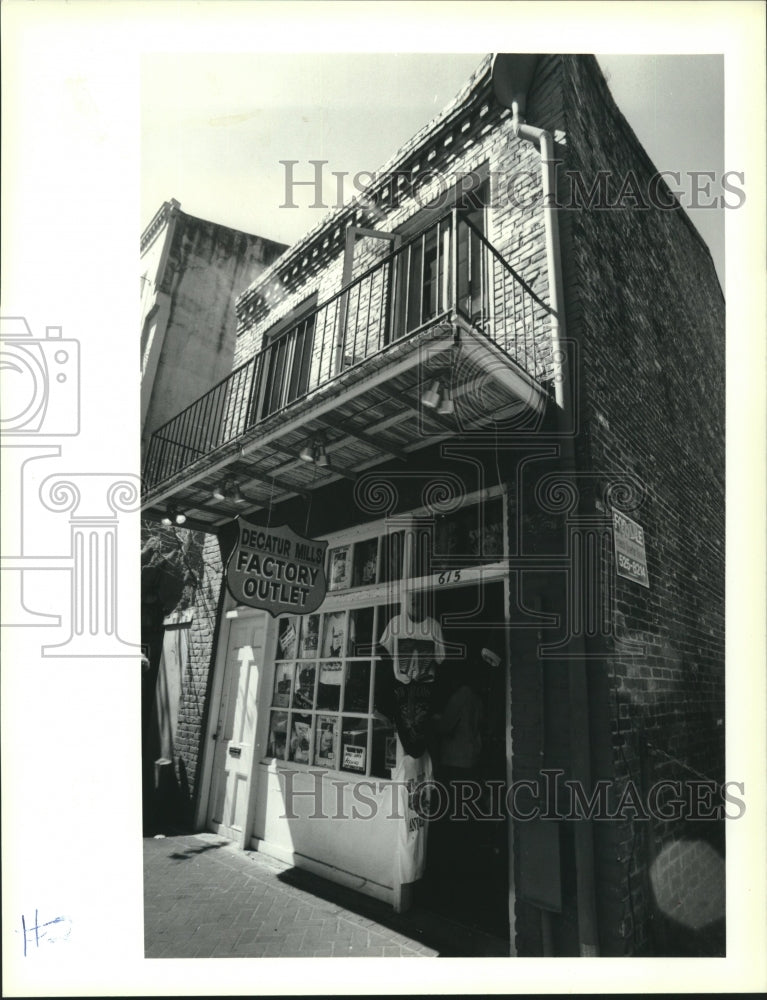 1991 Press Photo Structure at 615 Decatur Street, New Orleans, With Shop - Historic Images