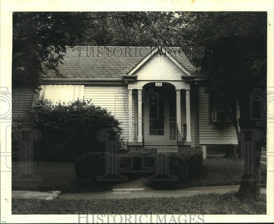 1984 Press Photo This house at 218 Metairie Heights Avenue in Metairie has sold. - Historic Images