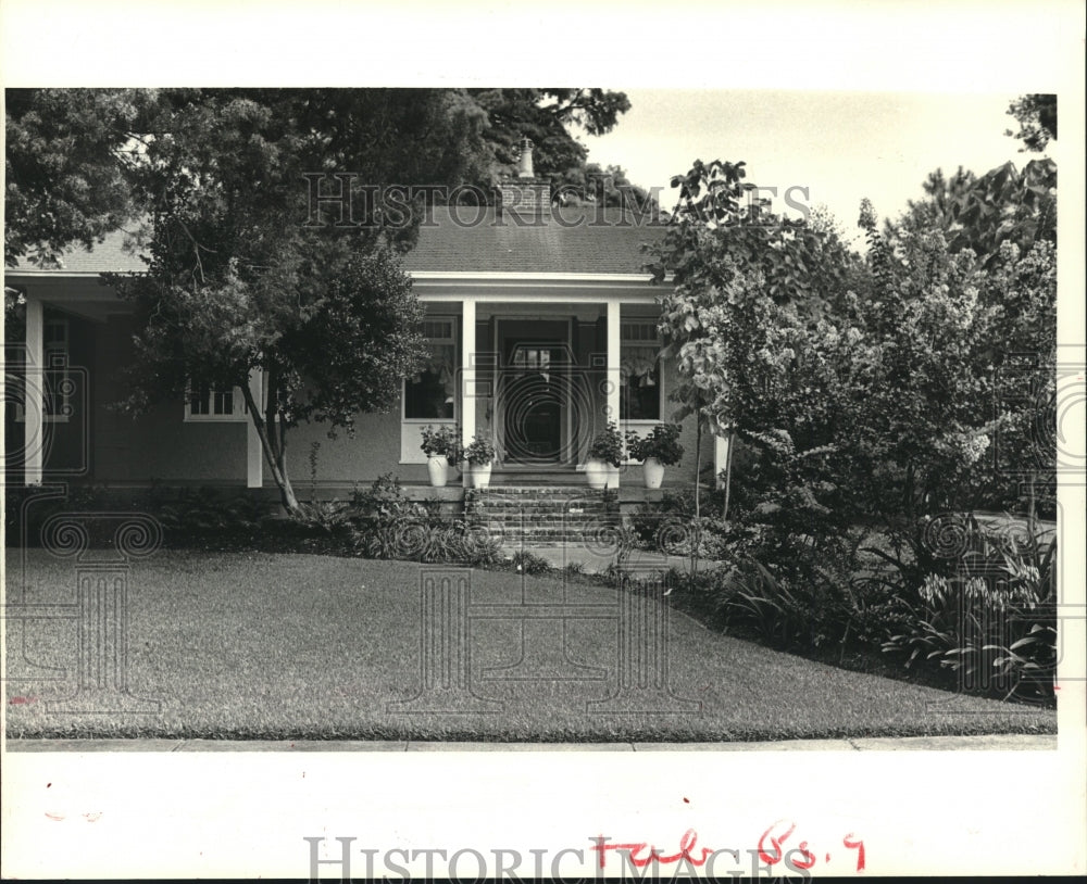 1984 Press Photo 1930s stucco house in Old Metairie sold and remodeled. - Historic Images