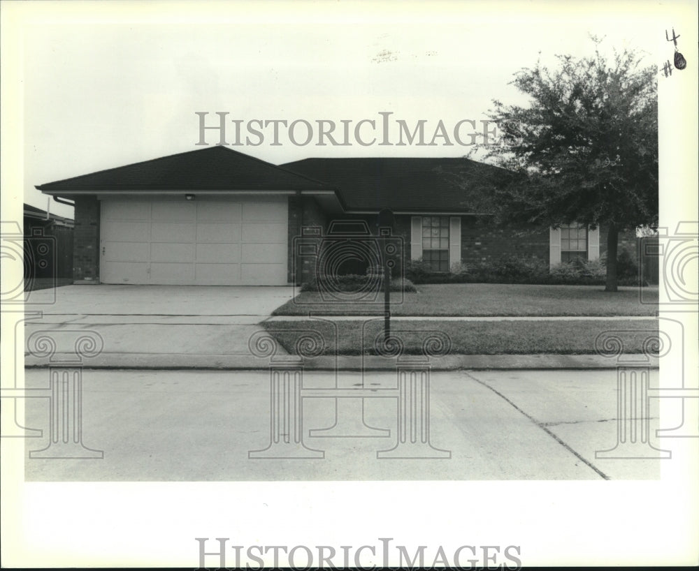 1989 Press Photo The exterior of the sold property located at 1600 Celtic Drive. - Historic Images