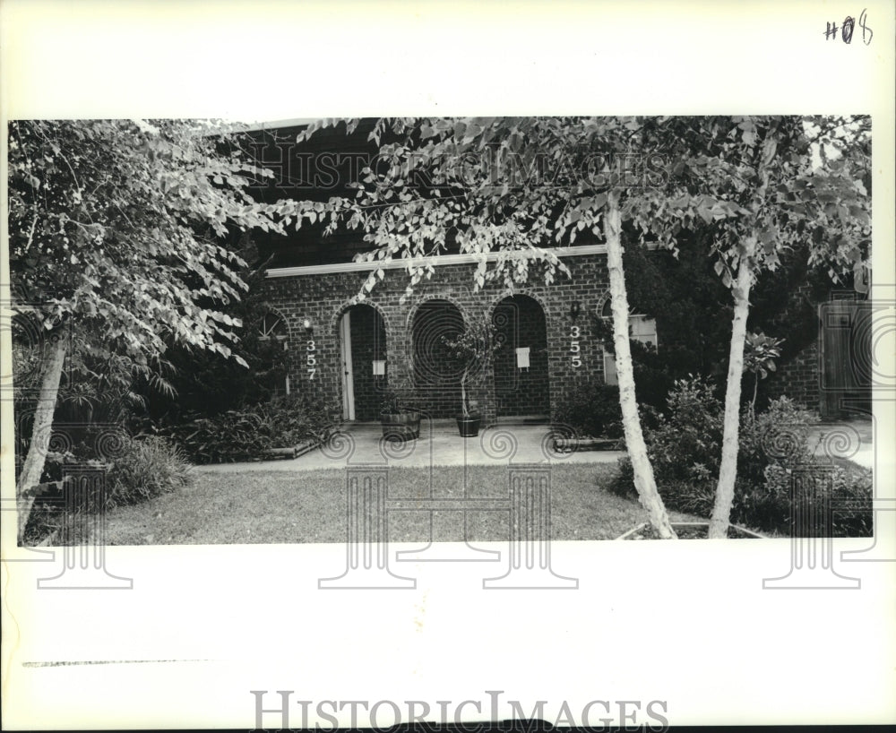 1989 Press Photo Real estate photo of 355-357 Aurora Ave. in Metairie. - Historic Images