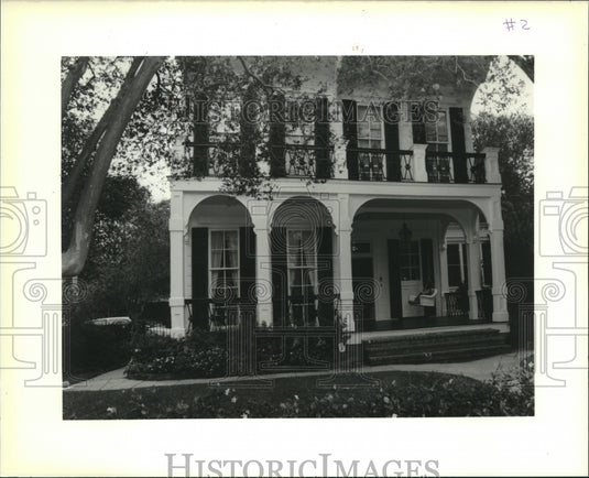 1989 Press Photo Real estate transaction photo of 4304 Coliseum Street Metaraie. - Historic Images