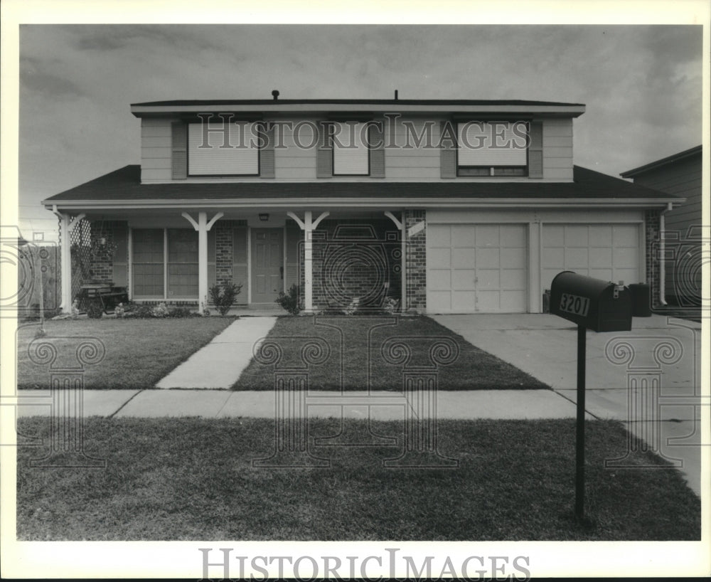 1989 Press Photo Real estate photo of 3201 Mallard, Harvey, Louisiana. - Historic Images