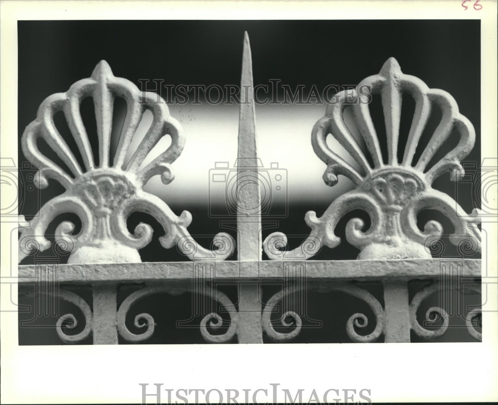 1989 Press Photo Real estate photo of detail of 1415 Third Street, New Orleans. - Historic Images