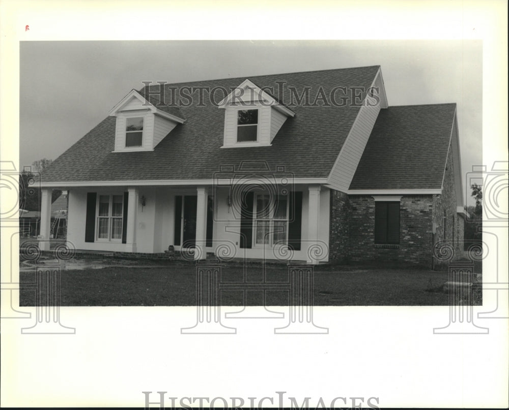 1989 Press Photo Real estate photo of #34 Melrose in Marrero. - Historic Images