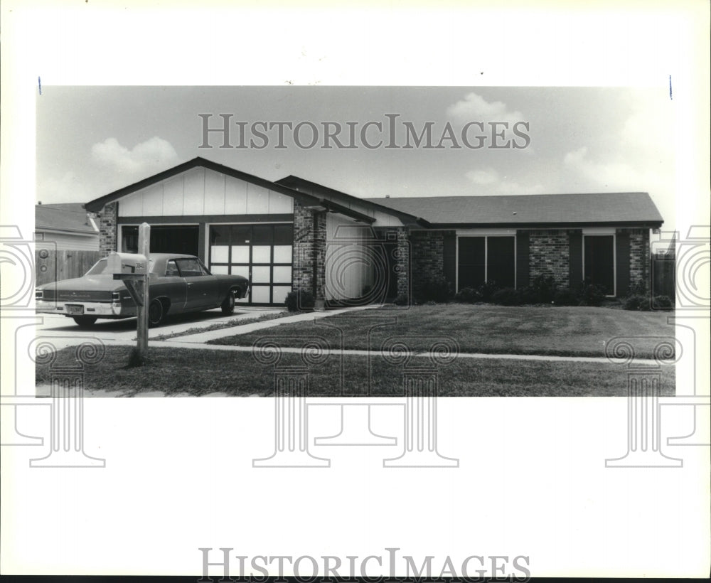 1990 Press Photo House mug, 3840 Melissa Dr. in Harvey - real estate - nob37394 - Historic Images