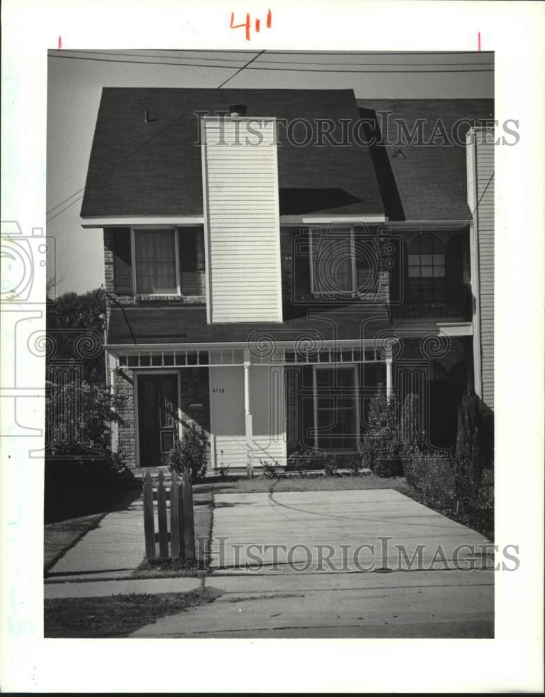 1987 Press Photo Real estate photo of a two-story home. - nob37577 - Historic Images