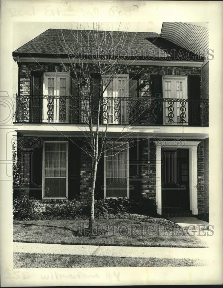 1987 Press Photo Real estate photo of  house at #320 Rue St. Ann in Old Metairie - Historic Images