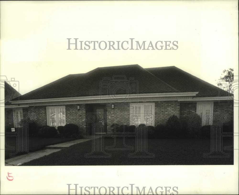 1988 Press Photo Housing - House located at #4 Olympic Street in Kenner - Historic Images