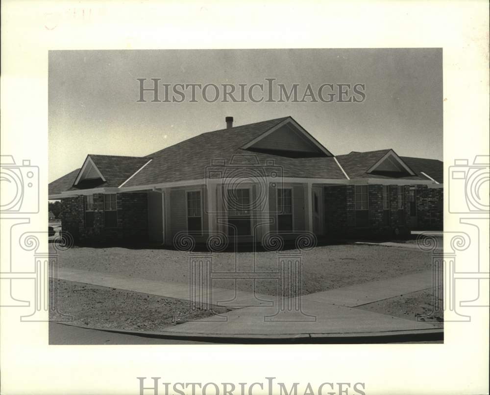 1988 Press Photo House at 3305 Bradbury Drvie in Meraux, Louisiana - nob37767 - Historic Images