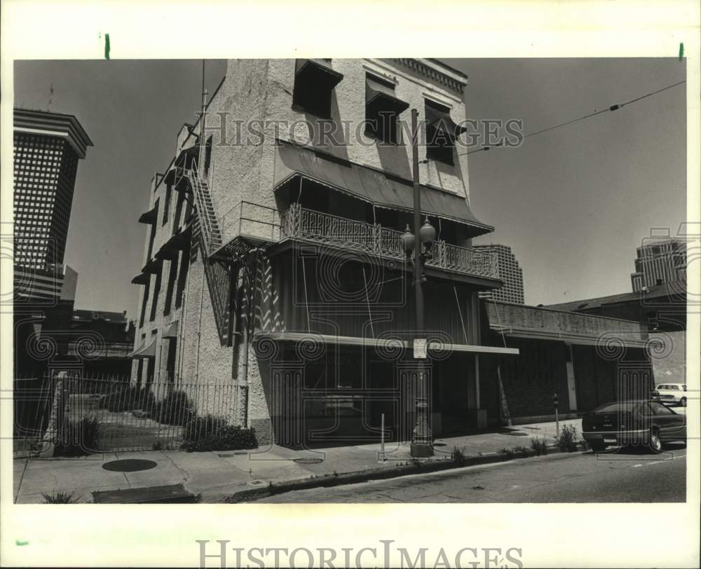 1988 Press Photo Housing - Carondelet Street building to be demolished - Historic Images