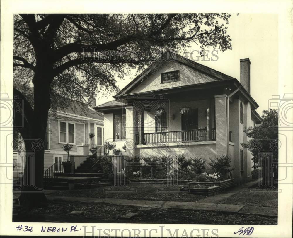 1988 Press Photo Housing - House located at #32 Neron Pl. - nob37778 - Historic Images