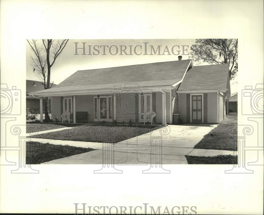 1988 Press Photo Housing - Sold property at 3217 Acorn Drive in Violet - Historic Images