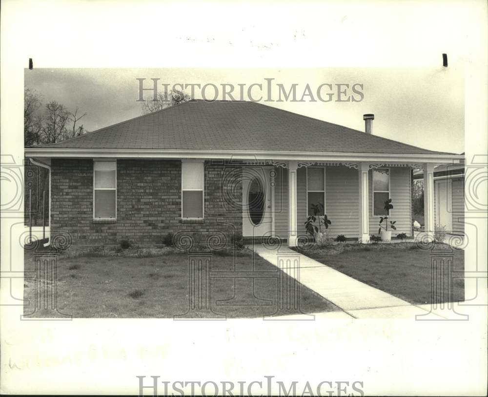 1987 Press Photo Sold house at 2701 St. Marie Drive, Mereaux - Historic Images