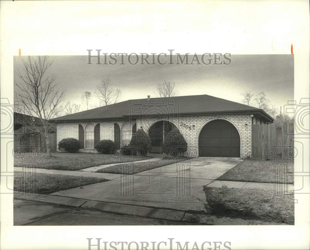 1987 Press Photo Sold property on 3705 Decomine Street, Chalmette - Historic Images