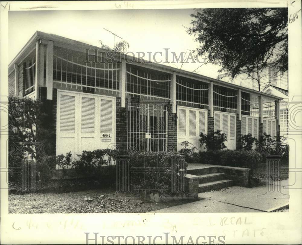 1980 Press Photo Property at 4002 St. Charles Avenue sold for $200,000 - Historic Images