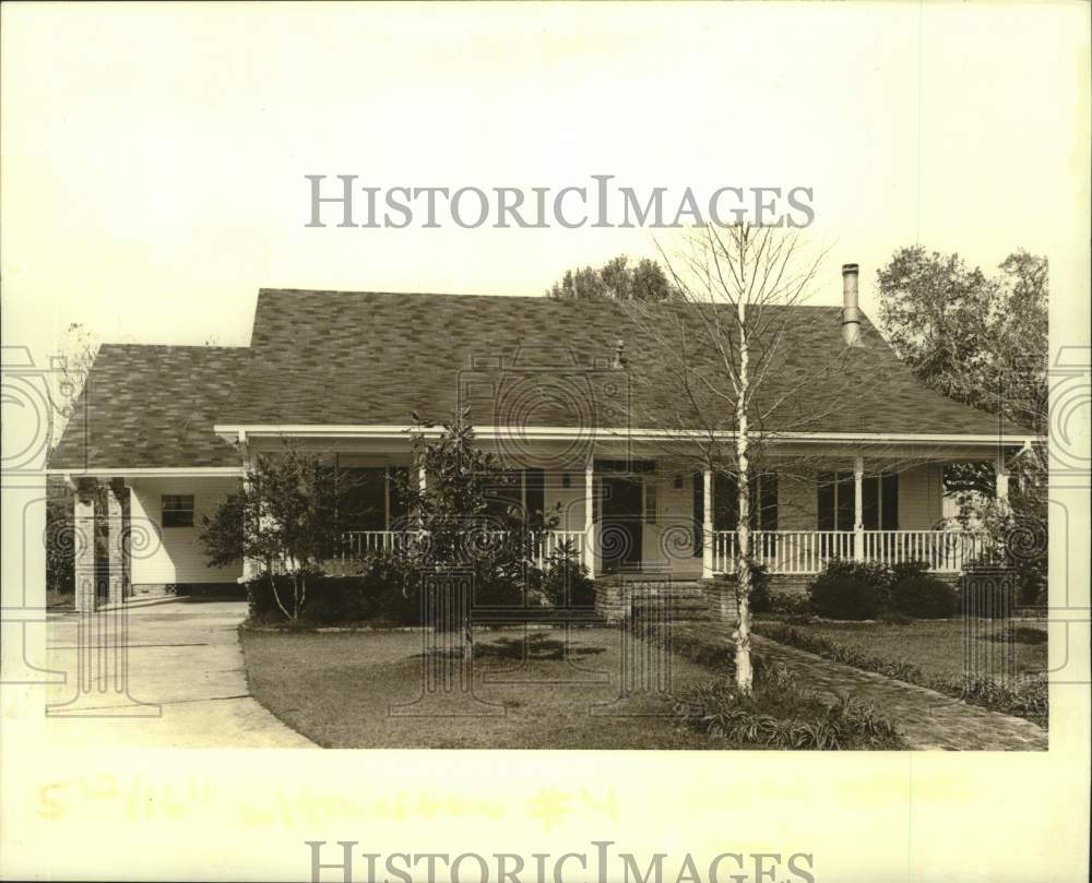 1988 Press Photo House on #8 Erin Court in Harajan - Historic Images