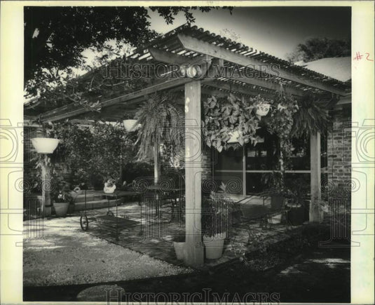 1990 Press Photo Mrs. Rafidi's House on 4913 James Drive - nob37930 - Historic Images