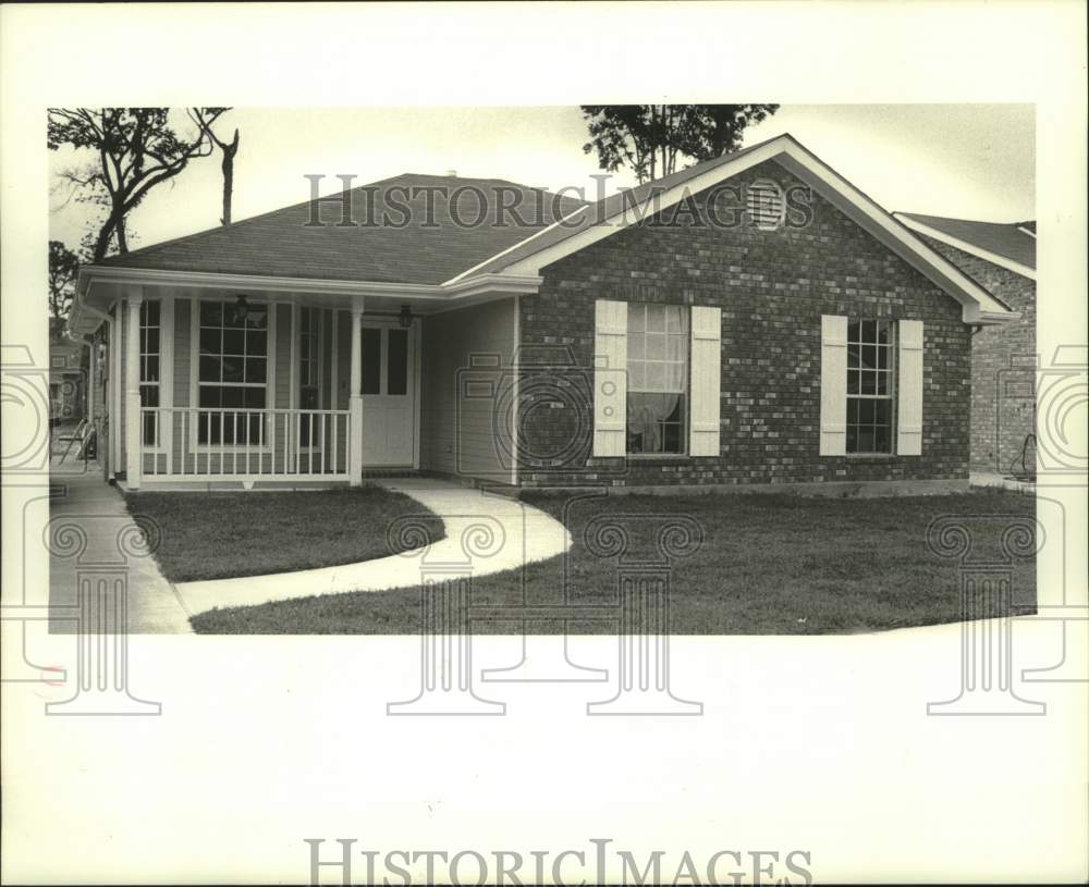 1988 Press Photo House mug - 3204 Lakewood Dr., Violet - Historic Images