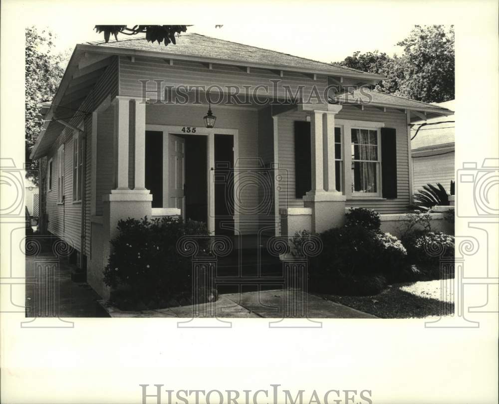 1988 Press Photo House mug shot at 435 Phosphor Ave. - Historic Images