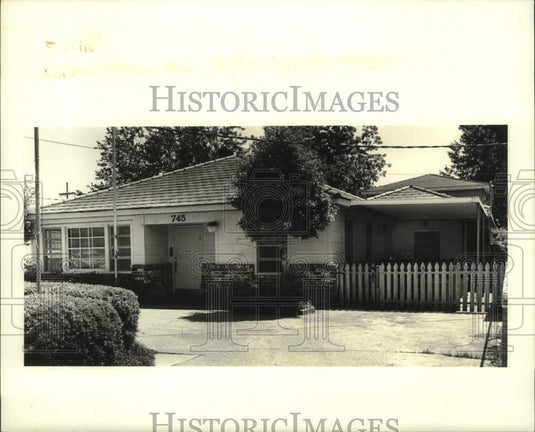 1988 Press Photo Real estate photo of 745 Helios Avenue in Metairie. - Historic Images