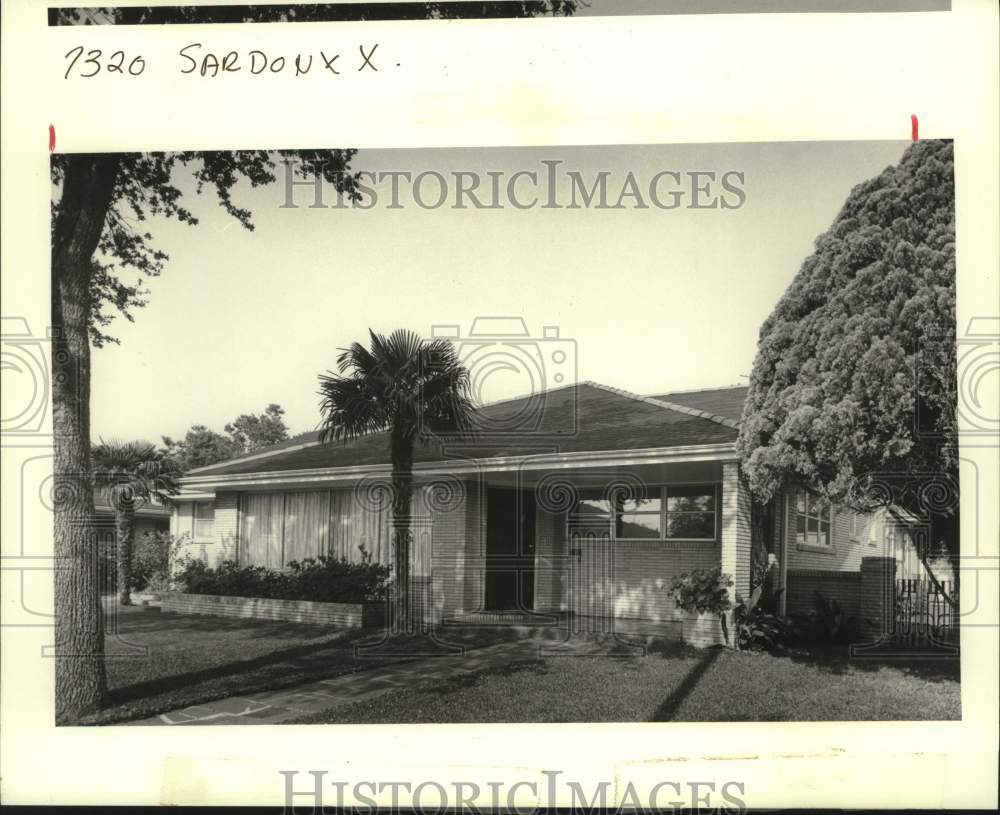 1988 Press Photo Real estate photo of 7320 Sardonyx - Historic Images