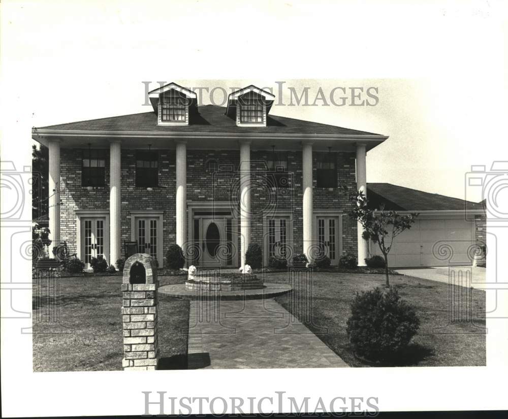 1987 Press Photo New Orleans Housing - Home at #54 Chateau La Tour - Historic Images