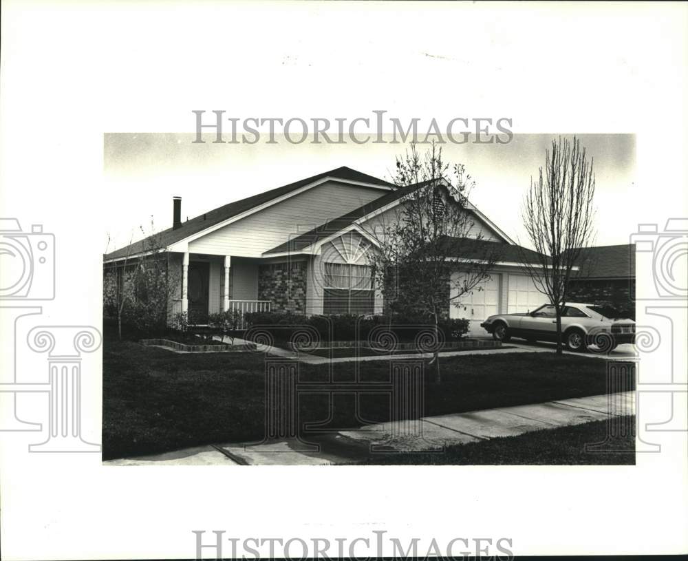 1987 Press Photo Home at 1917 Sugarloaf Drive, Harvey, Louisiana - nob38189 - Historic Images