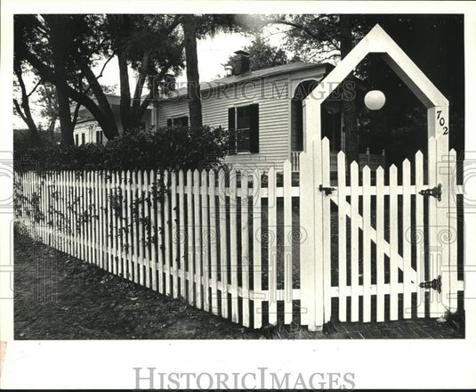 1987 Press Photo Sold Property at 702 Fern Street, New Orleans, Louisiana - Historic Images