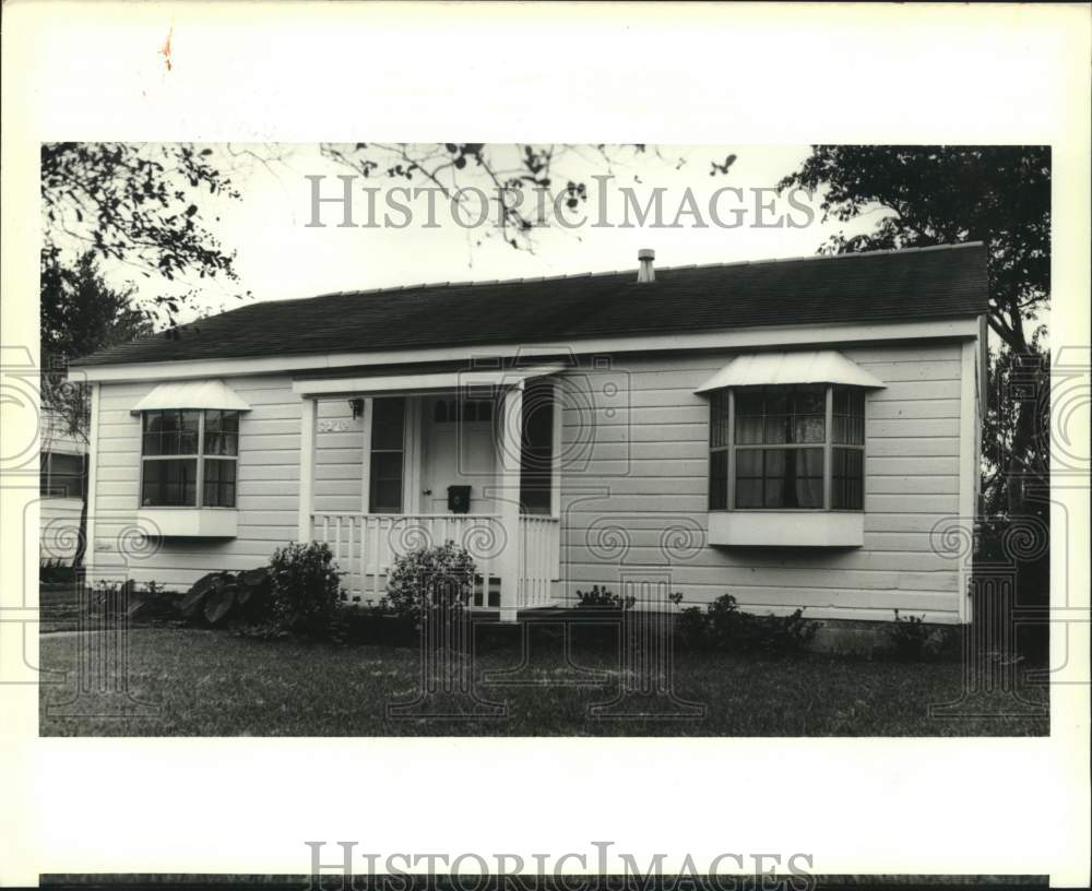 1988 Press Photo Real estate photo of 7220 Patricia, in Arabi, Louisisana, Sold - Historic Images