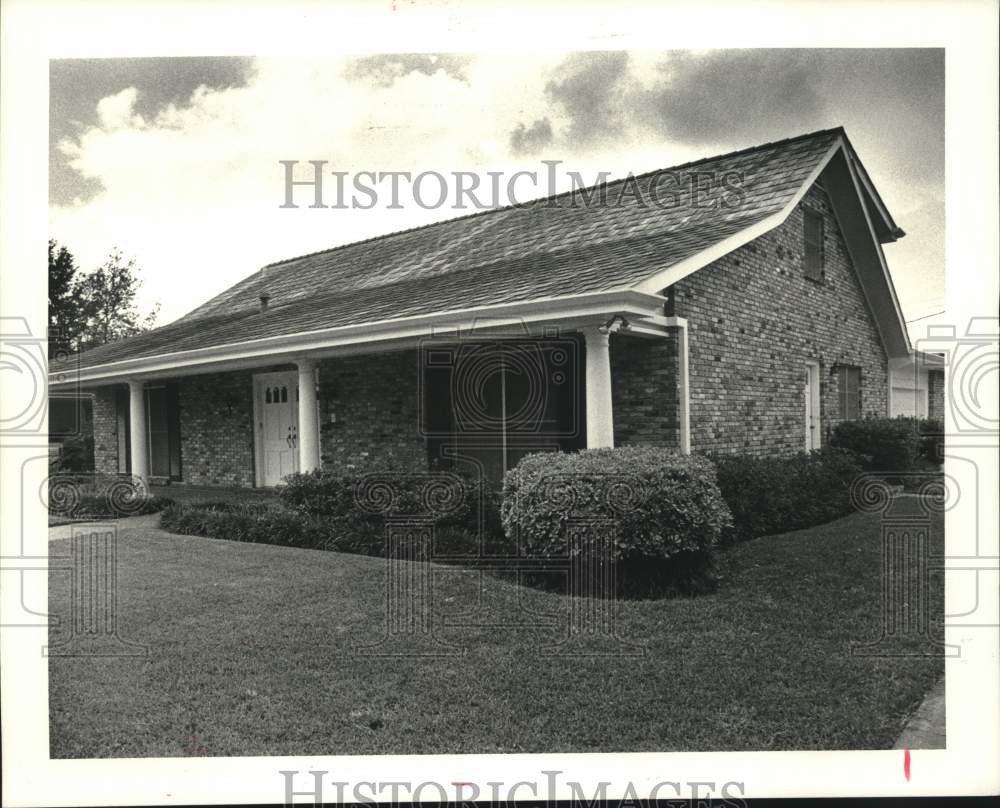 1987 Press Photo Housing - Sold property at #27 Smithway in Gretna, Louisiana - Historic Images