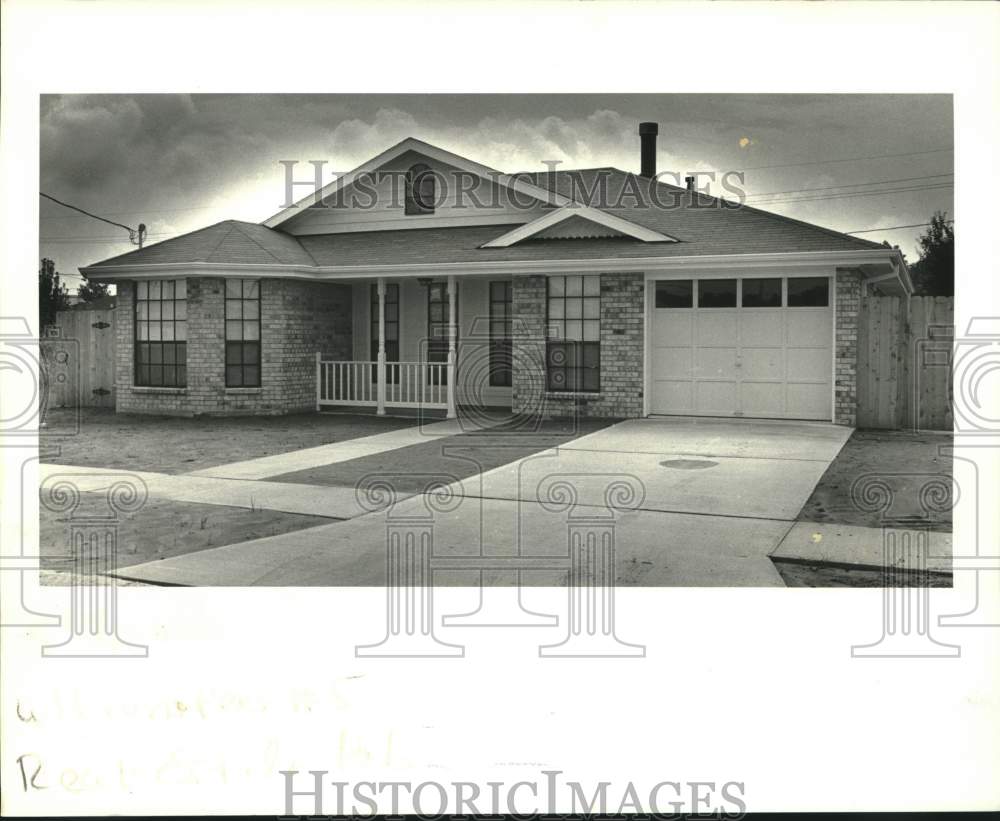 1987 Press Photo Housing - Sold property at 3101 Tara Drive in Violet - Historic Images