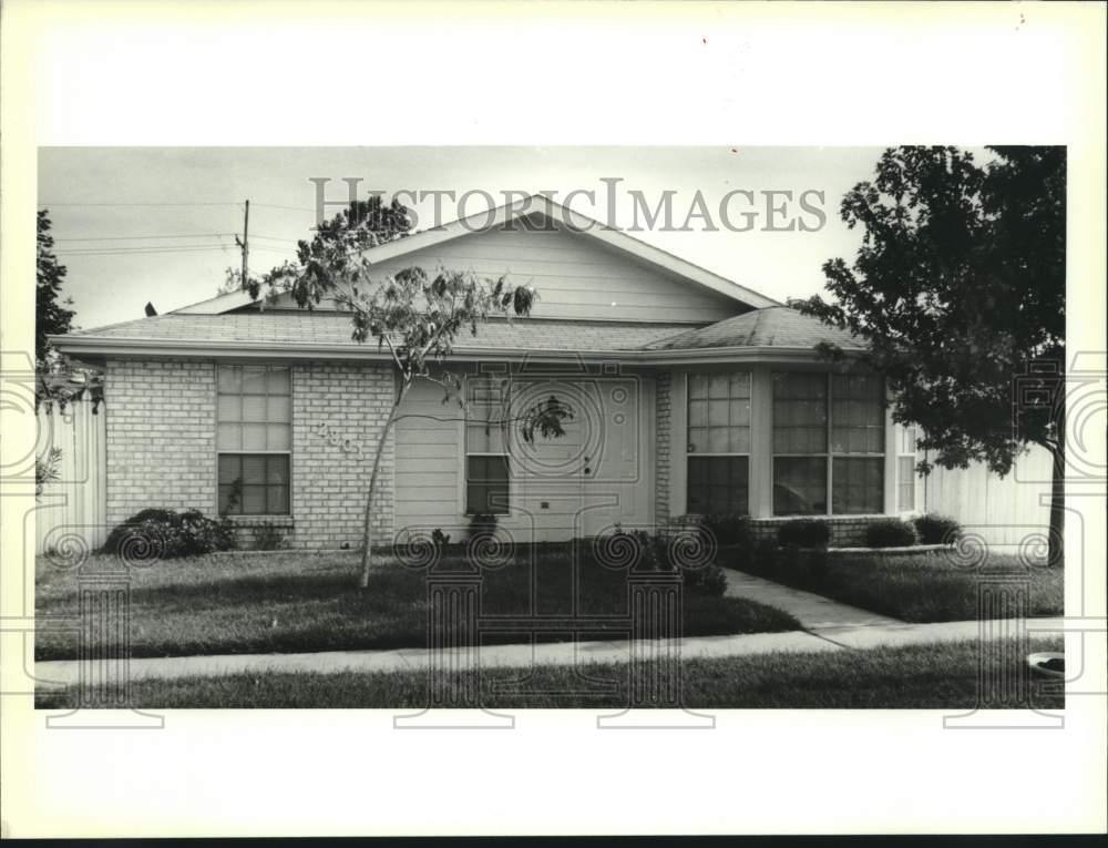 1988 Press Photo Housing - Sold property at 2801 Tara Drive in Violet - Historic Images