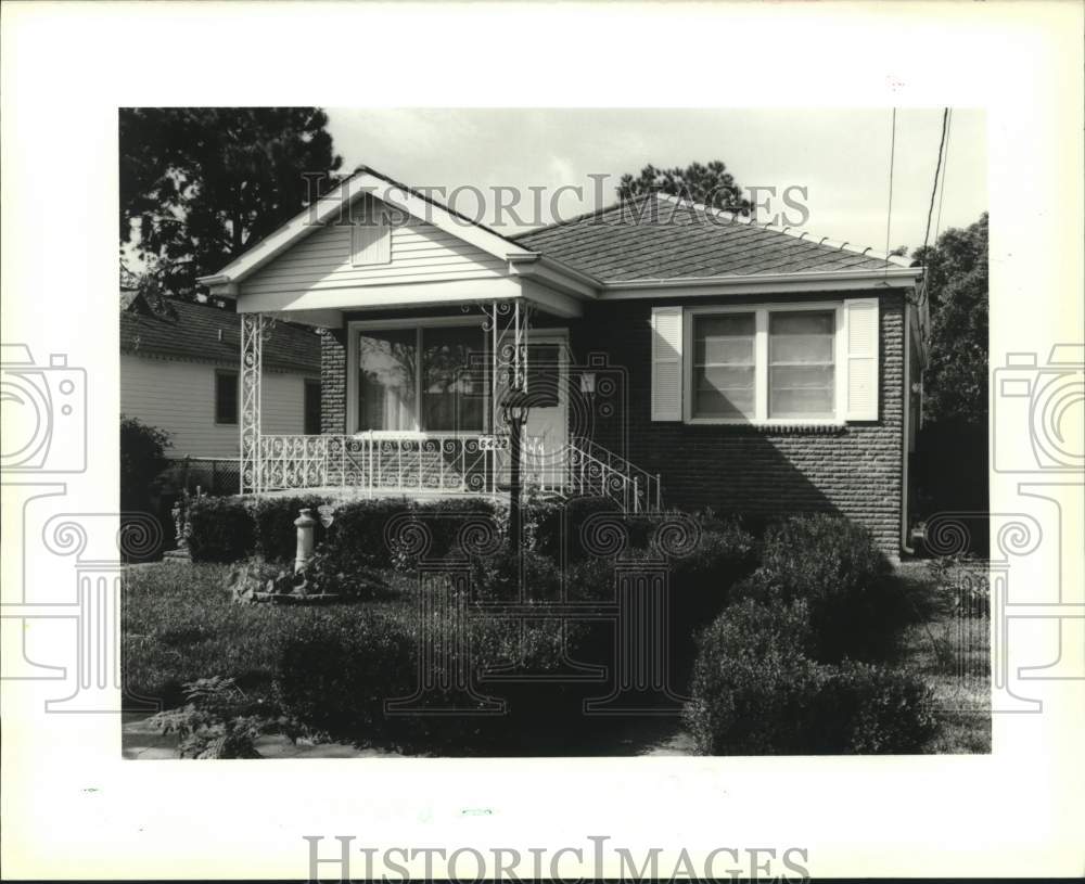 1988 Press Photo Housing - Sold property at 6422 Arts Street - Historic Images