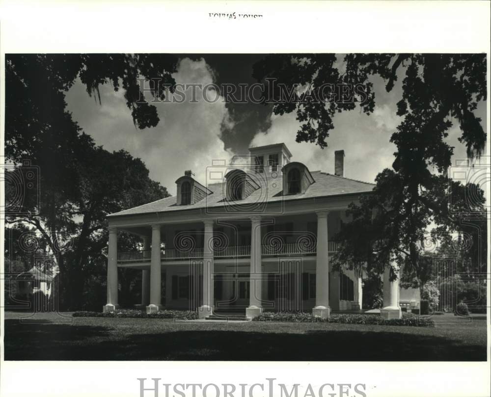 1987 Press Photo Exterior view of the two-story house - Historic Images