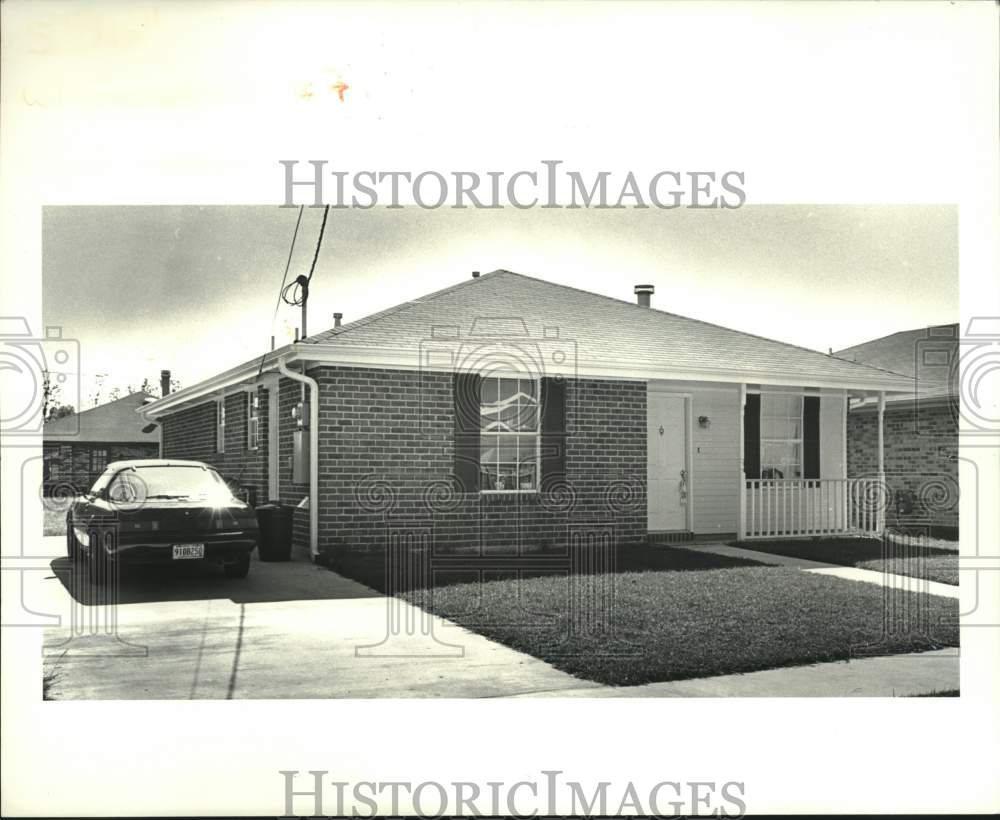 1987 Press Photo Housing - Sold property at 2917 Shannon Drive in Violet - Historic Images