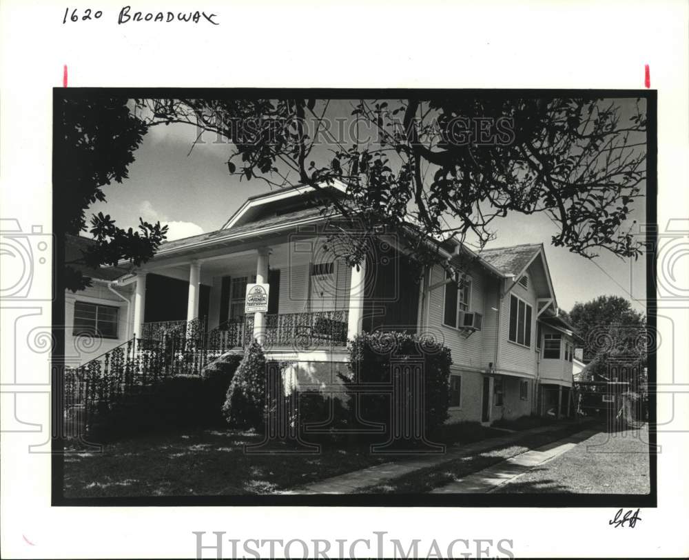 1987 Press Photo Housing - House located at 1620 Broadway - nob38400 - Historic Images